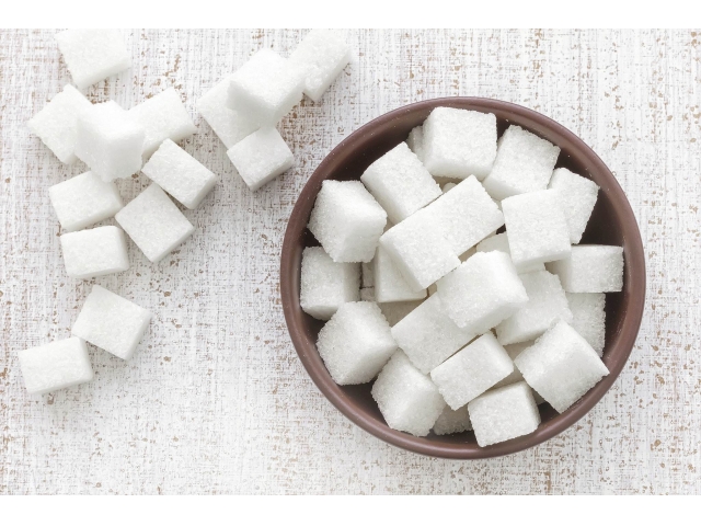 預防兒童近視從少糖飲食開始